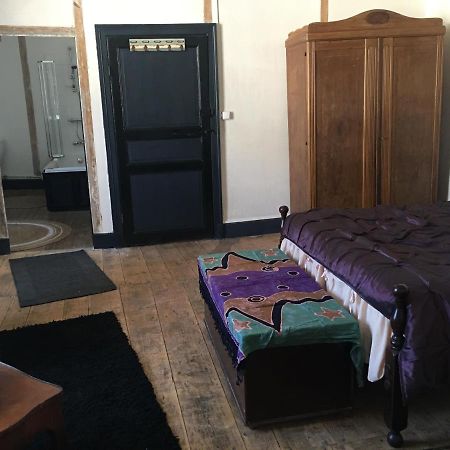 Townhouse 26 Chambres D'Hotes Civray Hotel Bagian luar foto