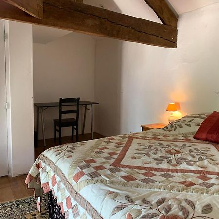 Townhouse 26 Chambres D'Hotes Civray Hotel Bagian luar foto