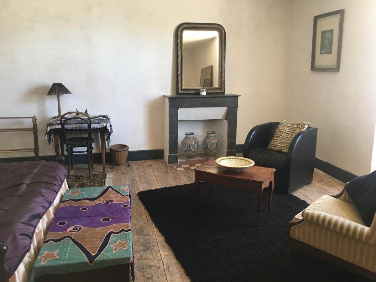 Townhouse 26 Chambres D'Hotes Civray Hotel Bagian luar foto