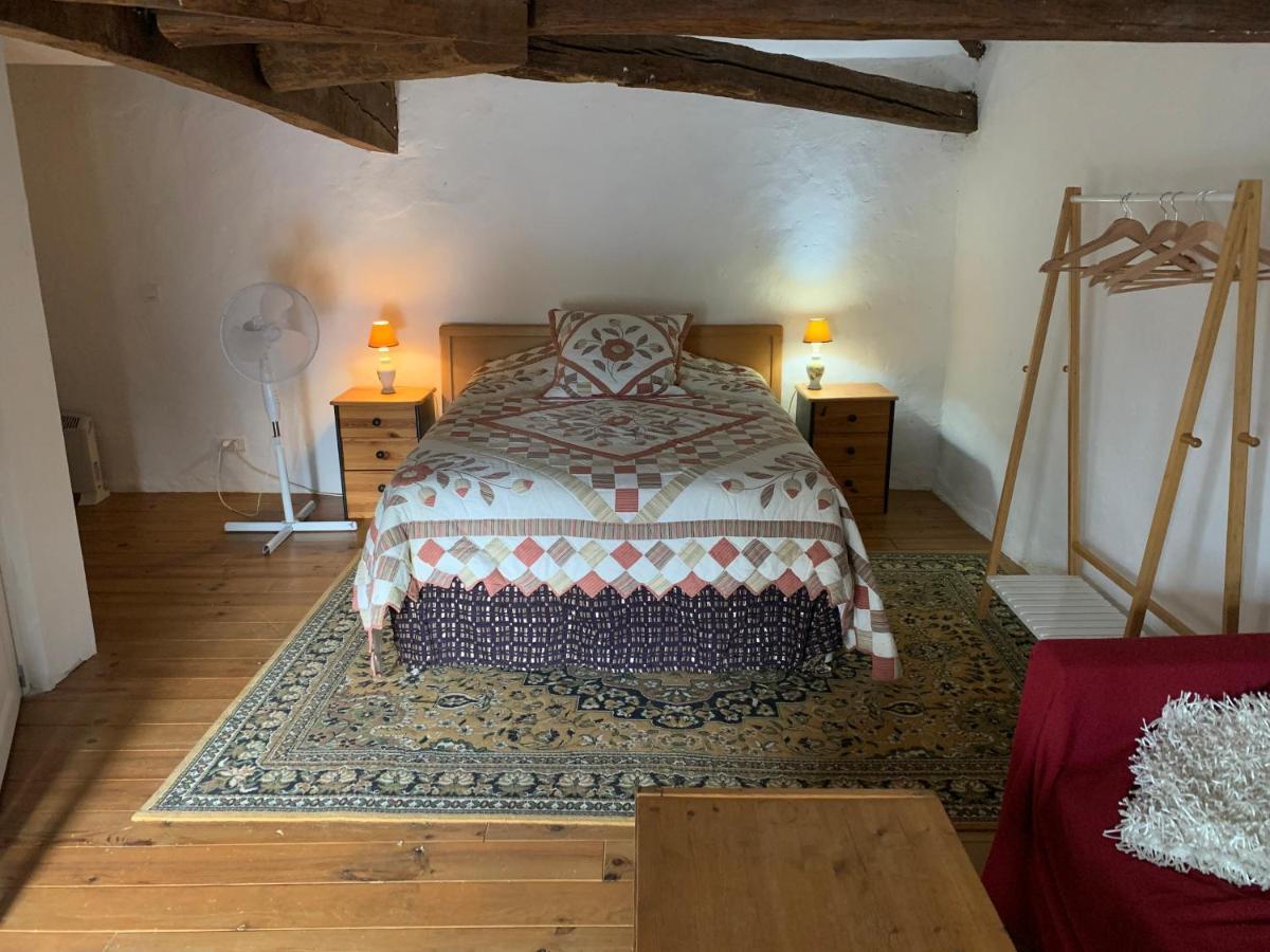 Townhouse 26 Chambres D'Hotes Civray Hotel Bagian luar foto